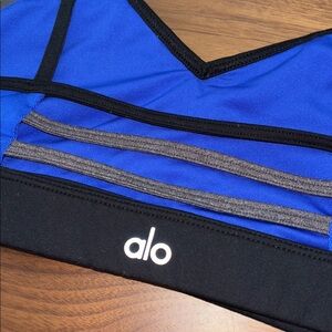 ALO COLOR BLOCK STRAPPY SPORTS BRA
